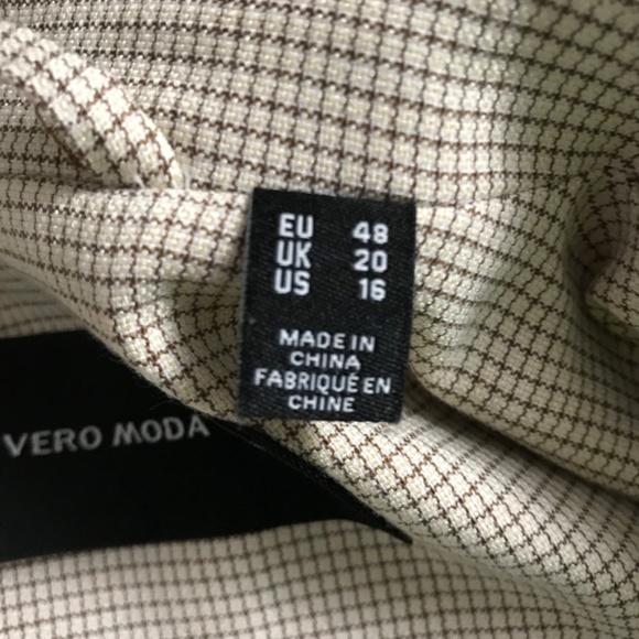 NWOT Vero Moda Double Breasted Ruffle Shoulder Blazer Size 16 Cream Brown Tan - Picture 4 of 6